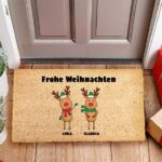 Miniaturansicht von Weihnachts-Fußmatte mit Rentieren mit Namen und personalisiertem Text