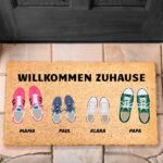 Miniaturansicht von Fußmatte mit Schuhen mit Namen und personalisiertem Text