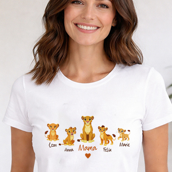 Pyjama Mama mit Löwenkindern und personalisierten Namen