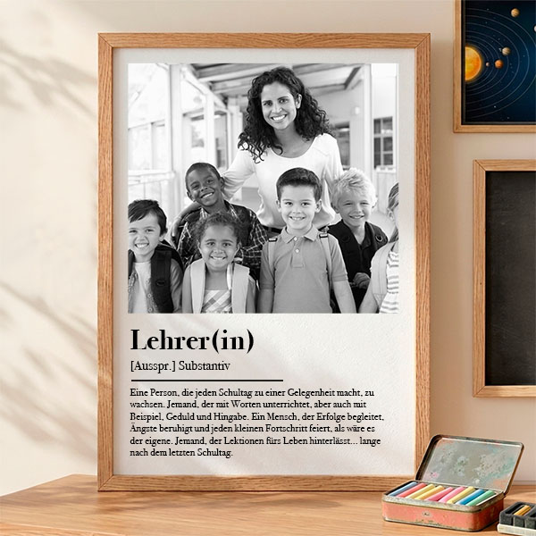 Schwarz-Weiß-Poster mit Lehrerdefinition und personalisierten Fotos