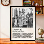 Miniaturansicht von Schwarz-Weiß-Poster mit Lehrerdefinition und personalisierten Fotos