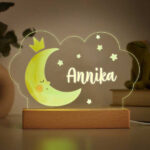Miniaturansicht von Kinderlampe Mond in Farbe mit personalisiertem Namen