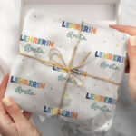 Miniaturansicht von Buntes Geschenkpapier für Lehrkräfte mit personalisiertem Namen