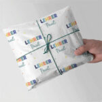 Miniaturansicht von Buntes Geschenkpapier für Lehrkräfte mit personalisiertem Namen