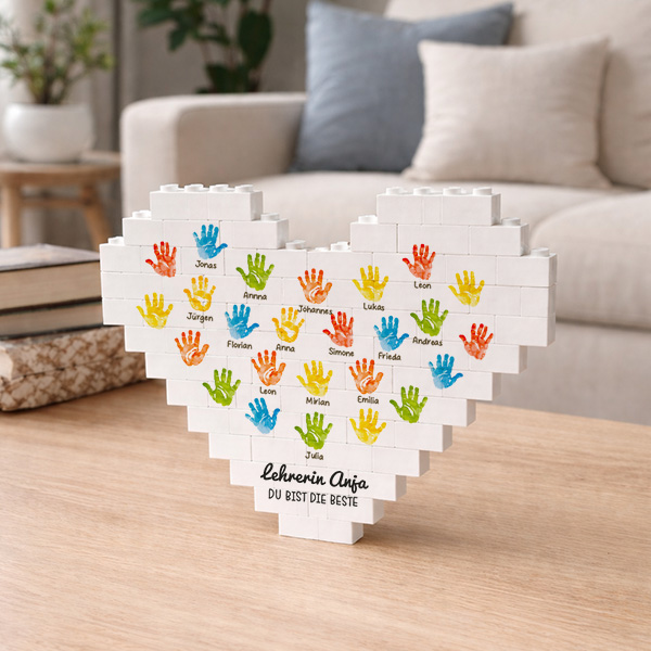 Herz-Blockpuzzle mit Händen und personalisierten Namen