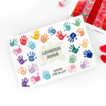 Miniaturansicht von Personalisierte Süßigkeitenbox Bunte Hände mit Namen und Text