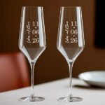 2er-Set Champagnergläser mit personalisiertem Datum und Namen Miniaturansicht von 2er-Set Champagnergläser mit personalisiertem Datum und Namen