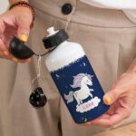 Miniaturansicht von Personalisierte Kinderflasche mit bunten Einhörnern