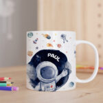Miniaturansicht von Unzerbrechliche personalisierte Kindertasse mit Astronaut und Name
