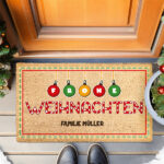 Miniaturansicht von Weihnachtsfußmatte mit Kugeln und personalisiertem Text