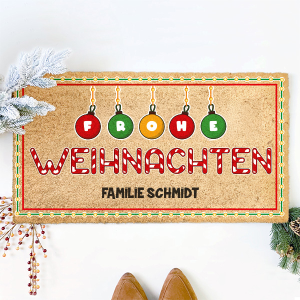 Weihnachtsfußmatte mit Kugeln und personalisiertem Text