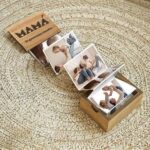 Miniatura de Caja de Fotos Acordeón Mamá Corazones con Texto personalizada