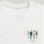 Camiseta Ilustrada Retrato Frontal con Texto Personalizado Miniatura de Camiseta Ilustrada Retrato Frontal con Texto Personalizado