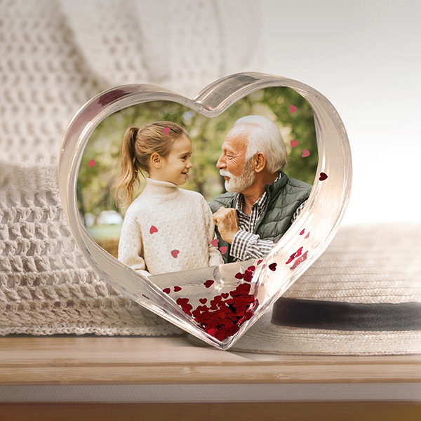 Corazón de Agua con Copos de Corazones y Foto Personalizada