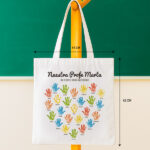 Miniatura de Tote Bag para Profes con Manos y Nombres personalizados