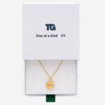 Vignette de Collier rond avec brillants latéraux et texte personnalisé