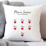 Coussin avec cœurs, textes et noms personnalisés Vignette de Coussin avec cœurs, textes et noms personnalisés