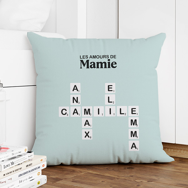 Coussin design Scrabble avec texte et prénoms personnalisés