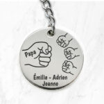 Porte-clés Rond Papa avec Design de Poings et Prénoms personnalisés Vignette de Porte-clés Rond Papa avec Design de Poings et Prénoms personnalisés