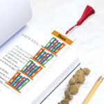 Miniatura di Segnalibro a forma di libri con nome personalizzato