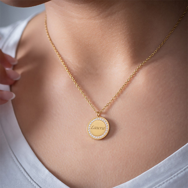 Collana Circolare con brillanti e testo personalizzato