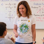 Miniatura di T-shirt Pianeta per Insegnanti con Nomi personalizzati