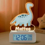 Sveglia Dino con Luce e Nome Personalizzato Miniatura di Sveglia Dino con Luce e Nome Personalizzato