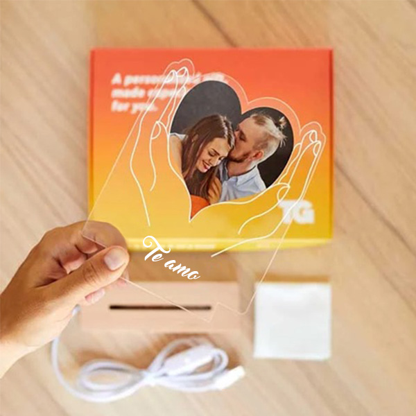 Candeeiro Mãos em Coração com Foto e Texto Personalizado