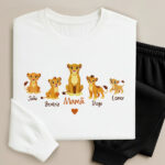 Pijama Mãe com Leõezinhos e Nomes Personalizados Miniatura de Pijama Mãe com Leõezinhos e Nomes Personalizados