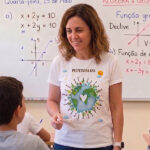 Miniatura de T-shirt Planeta para Professores com Nomes personalizados